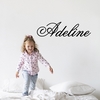 Voorbeeld van de muur stickers: Adeline Script (Thumb)